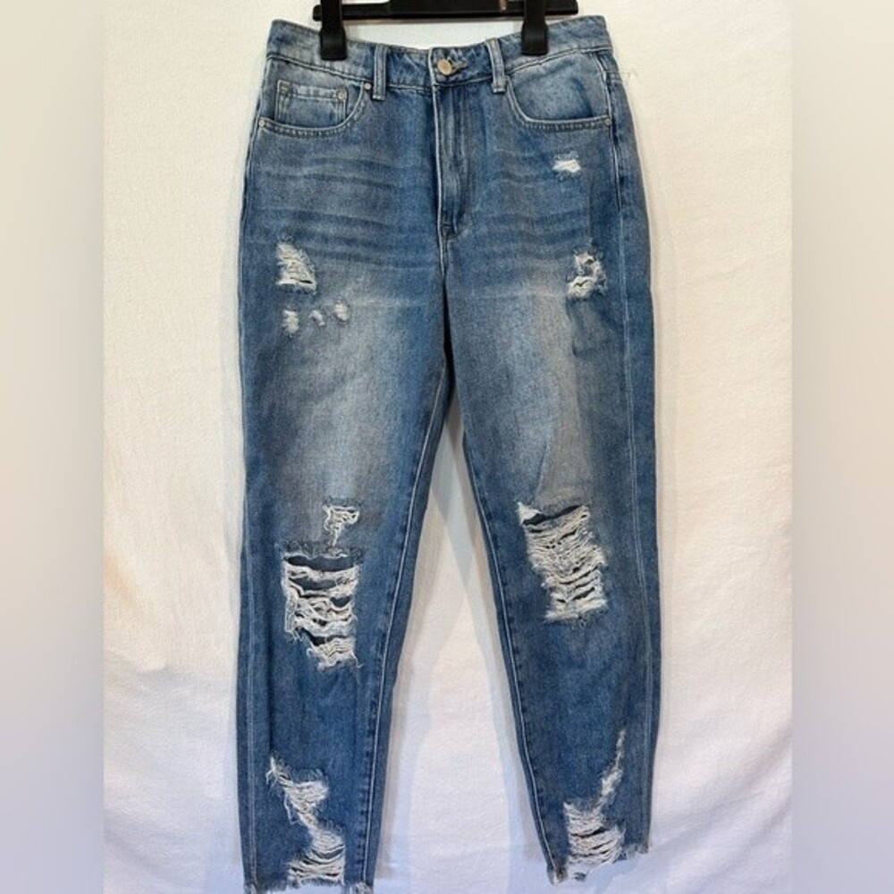 Petra 153 distressed, skinny jeans Size 5/12 Medium Wash